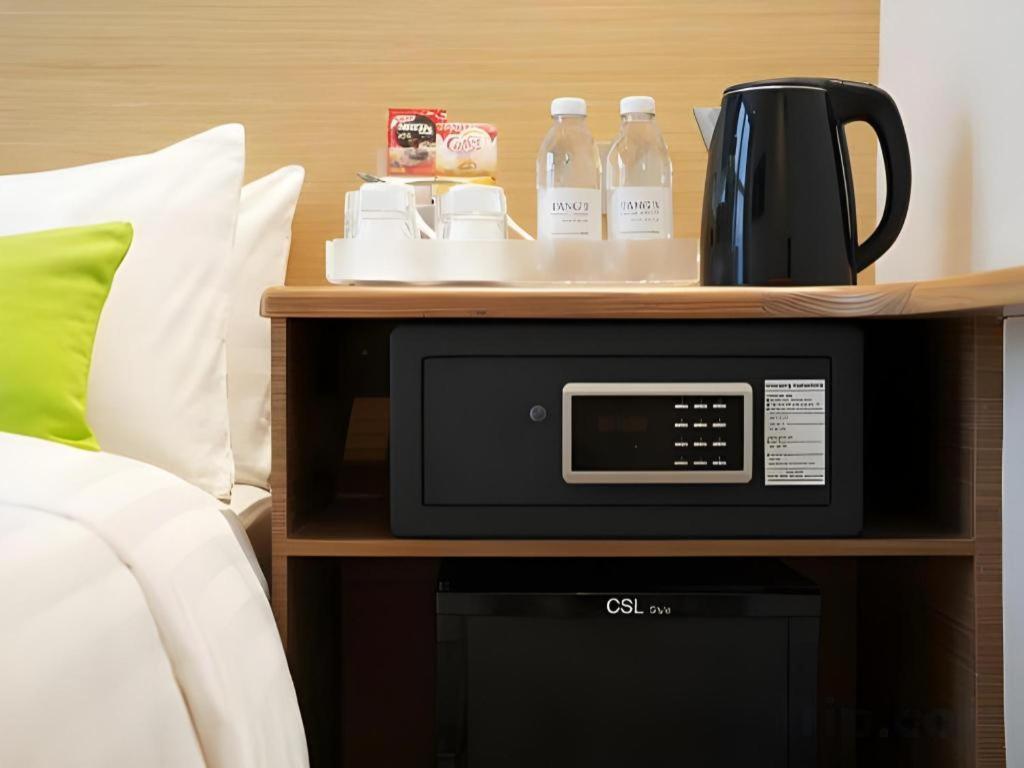 Hotel Ease Access - Lai Chi Kok Hong Kong Exterior photo